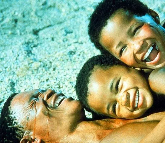 Боги, наверное, сошли с ума (1980) в хорошем качестве через торрент Боги, наверное, сошли с ума (1980) фильм в хорошем качестве через торрент