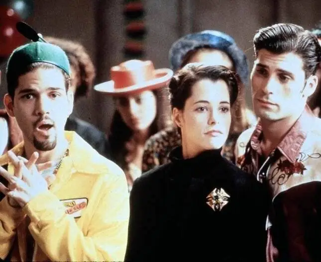 Тусовщица (1995) через торрент бесплатно Тусовщица (1995) фильм через торрент бесплатно