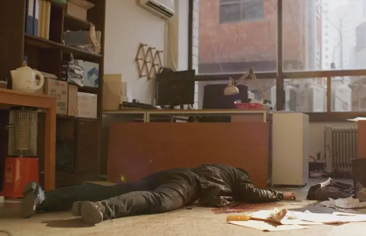 Открылась дверь в ночь (2019) через торрент бесплатно Открылась дверь в ночь (2019) фильм через торрент бесплатно