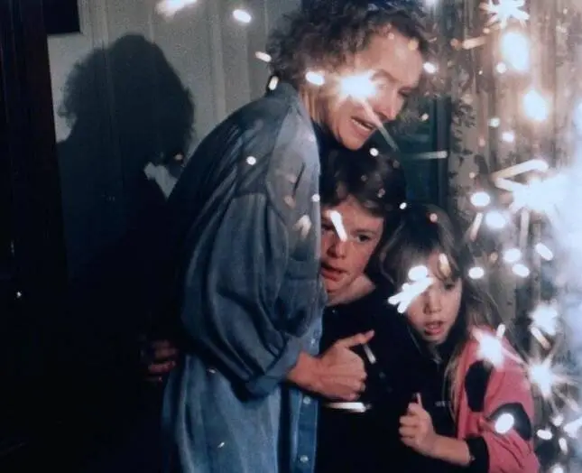 По ту сторону тьмы (1990) в хорошем качестве через торрент По ту сторону тьмы (1990) фильм в хорошем качестве через торрент