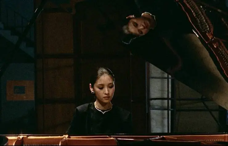 Тот день на пляже (1983) через торрент скачать Тот день на пляже (1983) фильм через торрент скачать