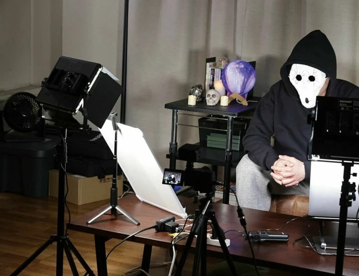 Странный дом (2024) в хорошем качестве через торрент Странный дом (2024) фильм в хорошем качестве через торрент