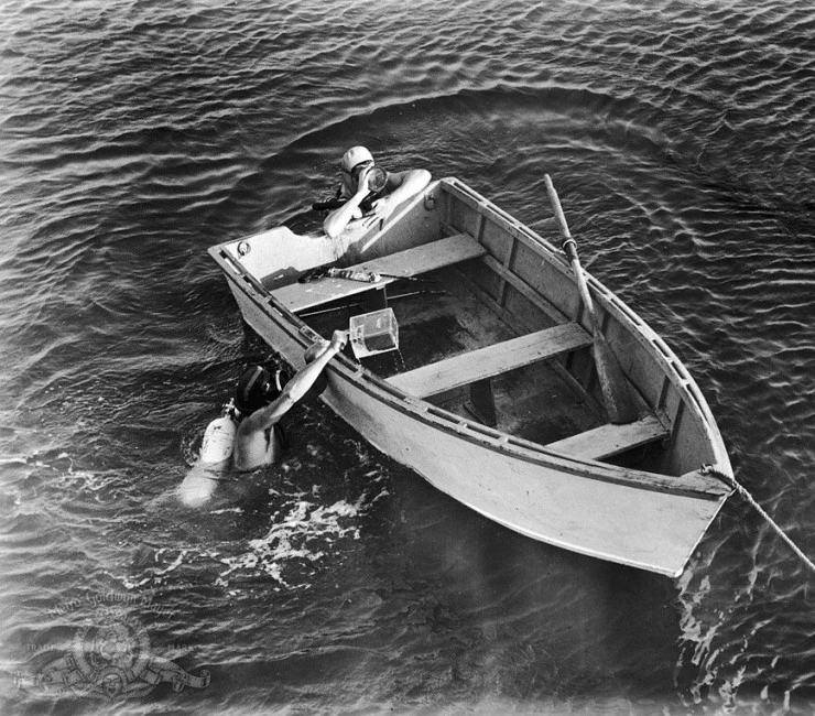 Фантом с глубины 10000 лиг (1955) через торрент бесплатно Фантом с глубины 10000 лиг (1955) фильм через торрент бесплатно