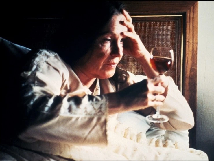 Интерьеры (1978) в хорошем качестве через торрент Интерьеры (1978) фильм в хорошем качестве через торрент