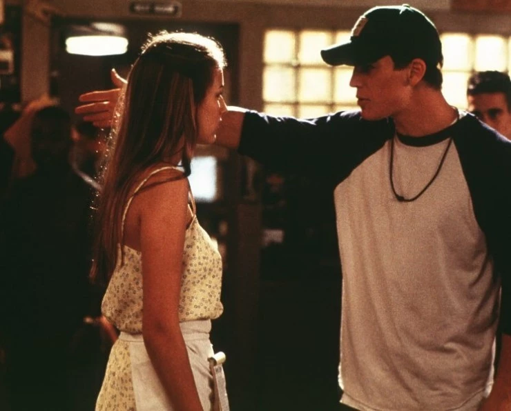 Здесь на Земле (2000) через торрент бесплатно Здесь на Земле (2000) фильм через торрент бесплатно