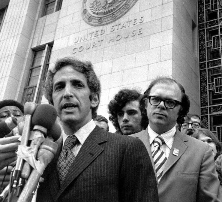 Дэниэл Эллсберг – самый опасный человек в Америке (2009) через торрент скачать Дэниэл Эллсберг – самый опасный человек в Америке (2009) фильм через торрент скачать