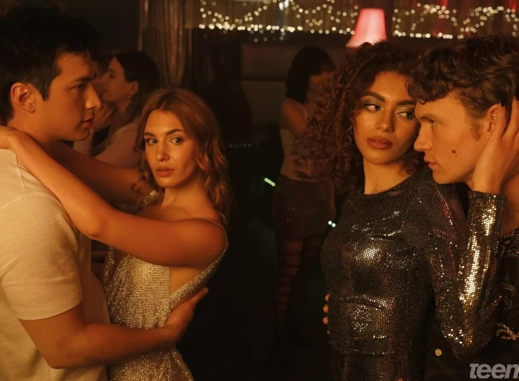 Жаркое соперничество (2025) в хорошем качестве через торрент Жаркое соперничество (2025) сериал в хорошем качестве через торрент