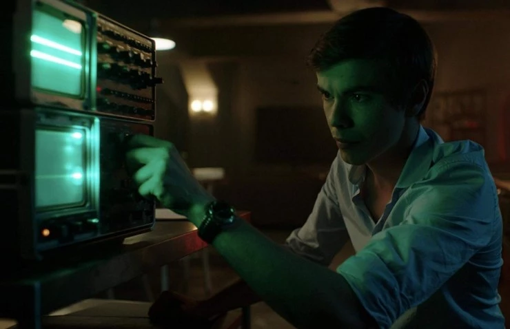 Набор для выживания (2019) через торрент скачать Набор для выживания (2019) фильм через торрент скачать