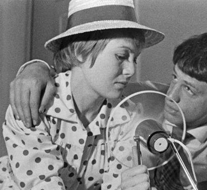 Шарлота и ее Жюль (1958) через торрент скачать Шарлота и ее Жюль (1958) фильм через торрент скачать