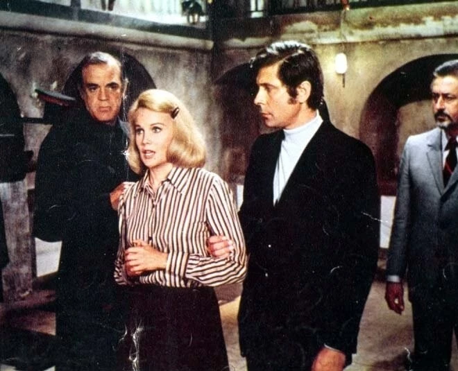 Нож для колки льда (1972) в хорошем качестве через торрент Нож для колки льда (1972) фильм в хорошем качестве через торрент