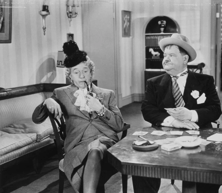 Жучки (1943) через торрент бесплатно Жучки (1943) фильм через торрент бесплатно