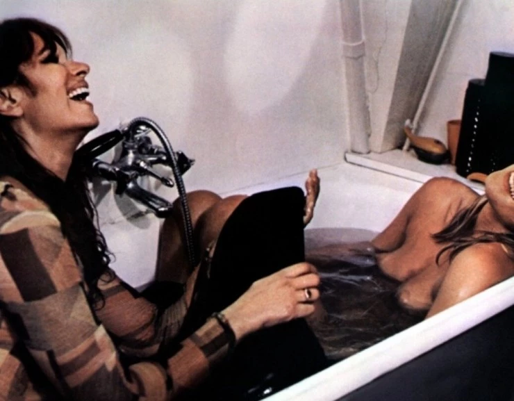 Женщина в голубом (1972) в хорошем качестве через торрент Женщина в голубом (1972) фильм в хорошем качестве через торрент