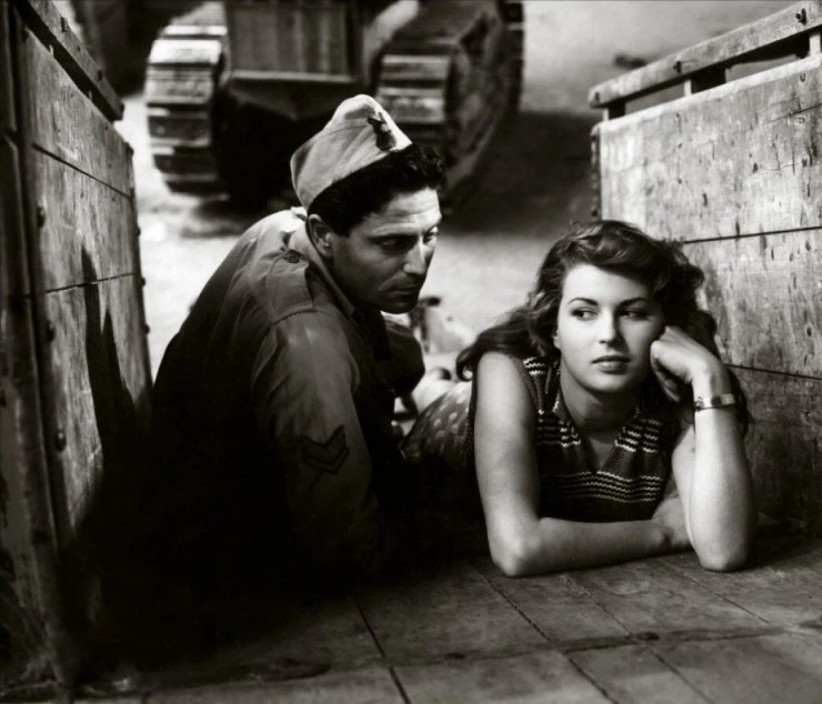 Горький рис (1949) через торрент скачать Горький рис (1949) фильм через торрент скачать