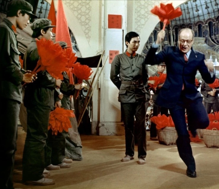 Китайцы в Париже (1974) через торрент бесплатно Китайцы в Париже (1974) фильм через торрент бесплатно